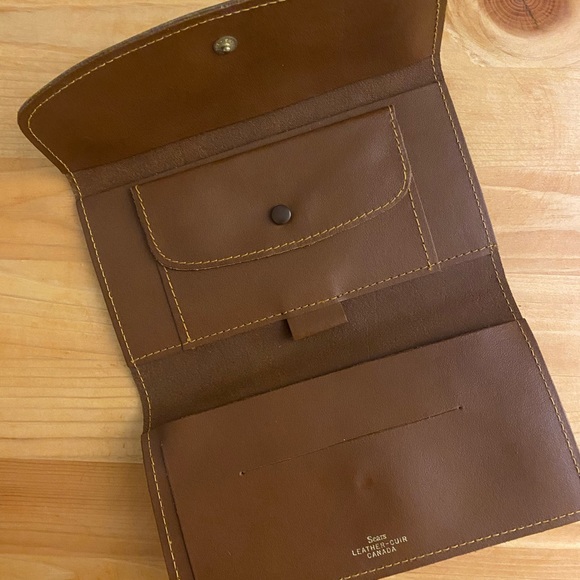 Sears Leather wallet - like new - with inside pocket - brown - Picture 3 of 4